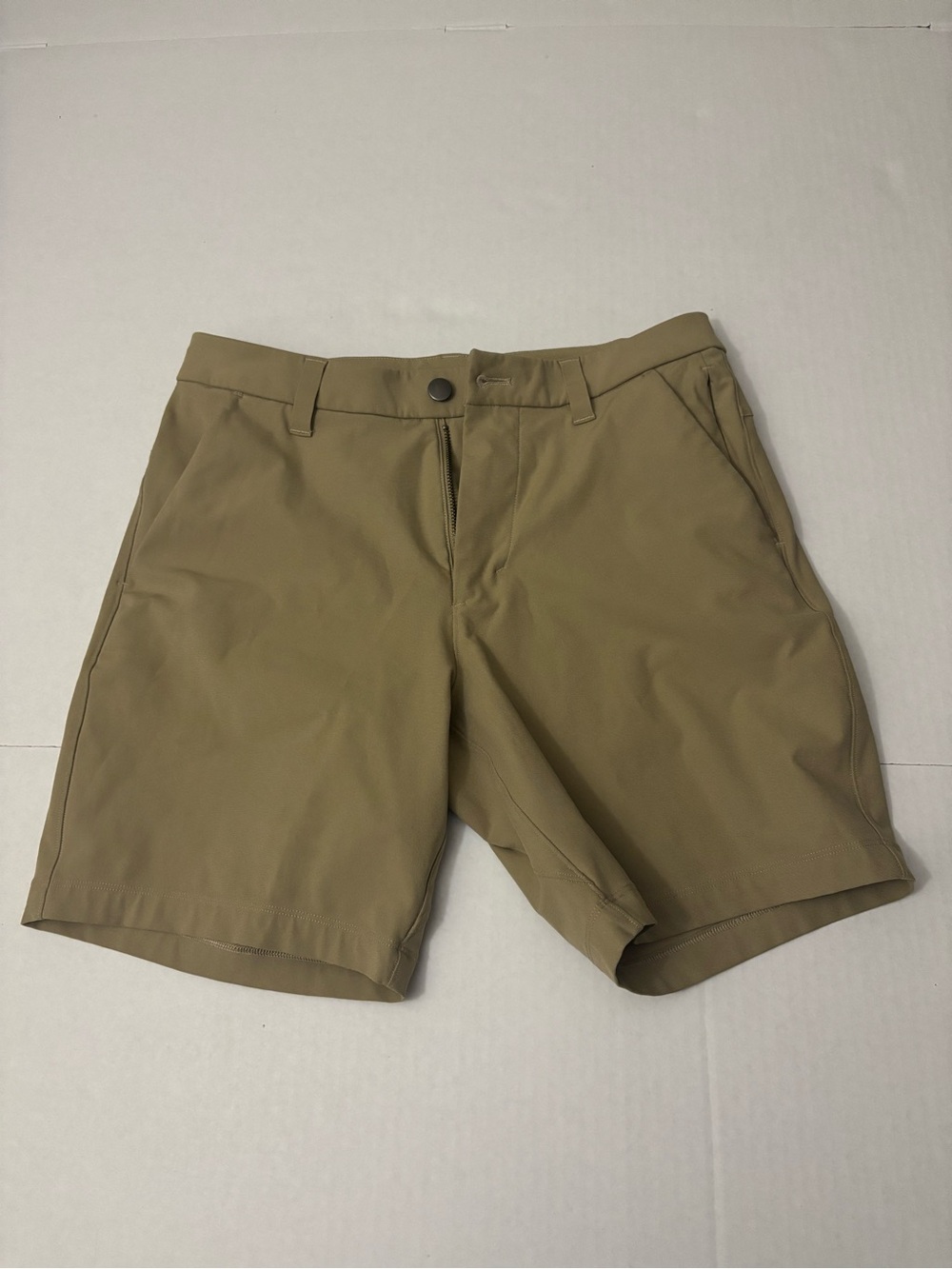Lululemon  Classic-Fit  7” Short  Mens Size 28